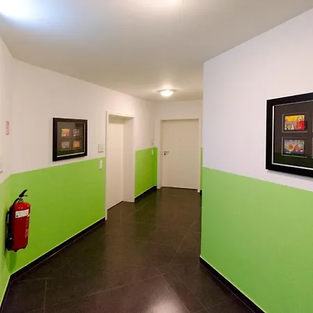 מלון דירות Eco Smart Sued 3*